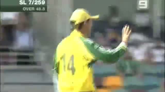 Watch Amazing Australian Cricket Wickets Video