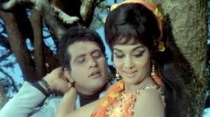 Watch Resham Ki Dori Ho Kahaan Jaiho - Manoj Kumar, Asha Parekh - Sajan (1969) Video