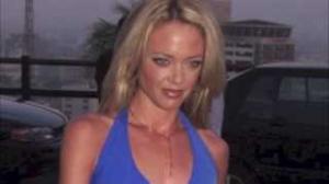 Watch Lisa Robin Kelly Of "That 70s Show" Dead At 43 Video