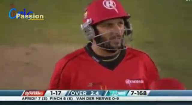 Watch Shahid Afridi 3 Wickets For 35 And 26 Runs Of 14 Balls In KFC Big Bash Video