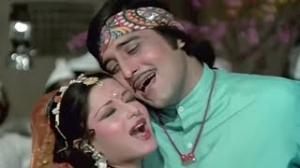 Watch Sone Ka Chabutara - Bollywood Dance Song - Maushmi Chatterjee, Vinod Khanna - Hatyara (1977) - Old is Gold Video
