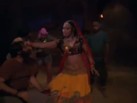 Watch Paan Khaye Saiyan Hamaro - Asha Bhosle Hit Song - Hatyara (1977) - Vinod Khanna (Old is Gold) Video