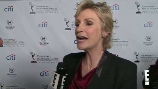 Watch Jane Lynch on "Glee" Tribute & Demi's Guest Role Video