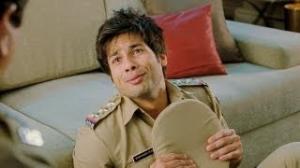 Watch Yeh Kya Story Hai - Phata Poster Nikla Hero Dialog Promo Video