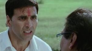 Watch Akshay Kumar dupe's Asrani - Khatta Meetha Movie Video