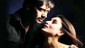Watch Kareena Kapoor REFUSES to kiss Ajay Devgn Video