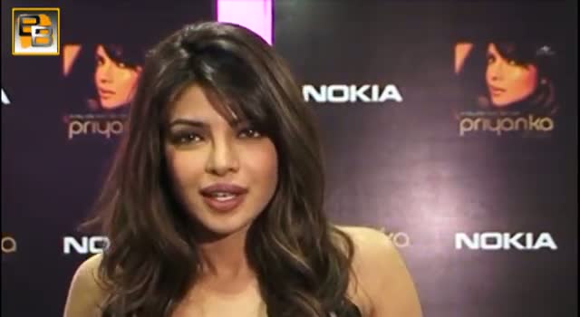 Watch Priyanka Chopra IGNORES Shahid Kapoor AGAIN Video
