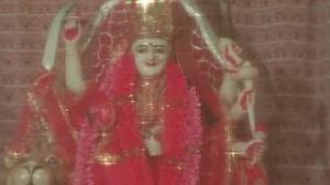Watch Ambe Mata Aarti - Hindi Devotional Song - Teri Pooja Kare Sansar (1985) Video