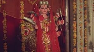 Watch Ambe Jagdambe Mata (Aarti) - Bollywood Devotional Song - Teri Pooja Kare Sansar (1985) Video