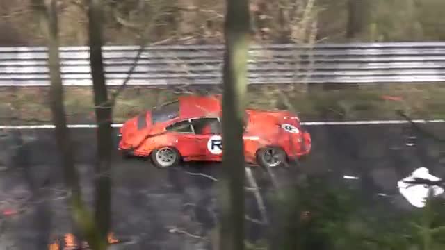 Watch RUSH 2013: Niki Lauda's crash rescue at NÃ¼rburgring, behind the scenes. Video
