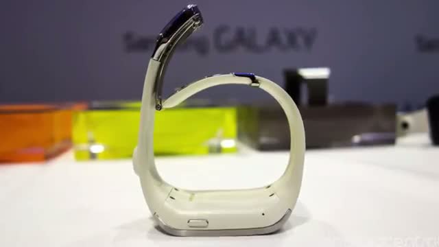 Watch Samsung Galaxy Gear smartwatch first look Video