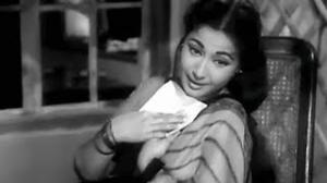 Watch Tera Khat Leke Sanam - Classic Hindi Song - Meena Kumari, Raaj Kumar - Ardhangini (1959) Video