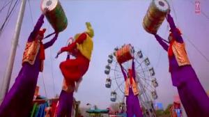 Watch Aare Aare - Besharam Song - Ranbir Kapoor & Pallavi Sharda - Latest Bollywood Movie 2013 Video