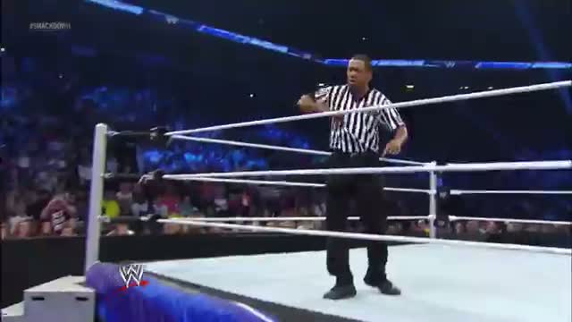 Watch WWE SmackDown: Naomi vs. Brie Bella - Sept. 6, 2013 Video