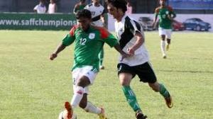 Watch Bangladesh vs Pakistan (Highlights) SAFF Championship 2013 Video