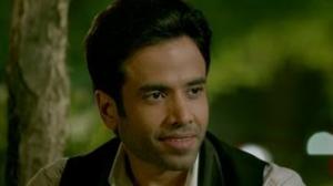 Watch Tusshar Kapoor consoles depressed Brijendra Kala - Bajatey Raho Video