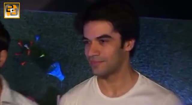Watch Gori Tere Pyaar Mein POSTER FIRST LOOK Video