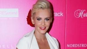 Watch Jenny McCarthy Shows Too Much? Video