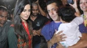 Watch Katrina Kaif at Salman Khan's Ganpati Visarjan Video