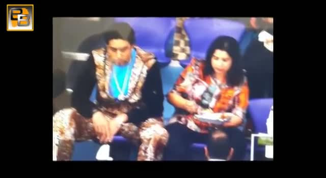 Watch EXCLUSIVE : Happy New Year Behind the Scenes with SRK, Deepika & Abhishek Bachchan Video