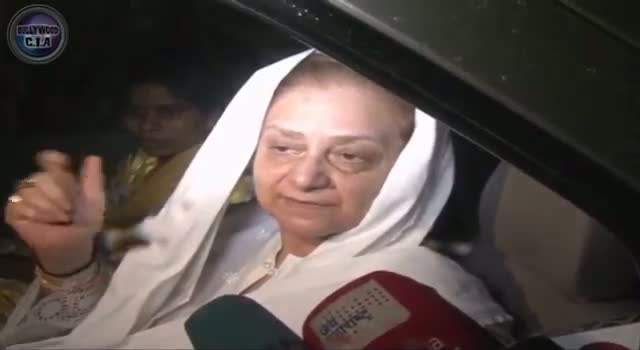 Watch Saira Banu's PUBLIC STATEMENT on Dilip Kumar's HEALTH Video