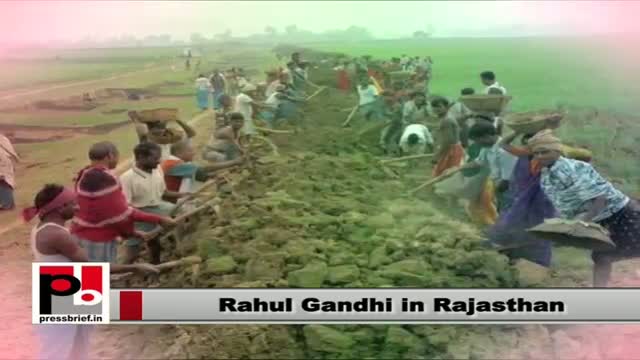 Watch Rahul Gandhi in Rajasthan explains UPA's welfare policies Video