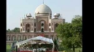 Watch PM visits Humayun's Tomb, New Delhi Video