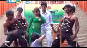 Watch Aiho Dada Aise Jangh Hilaba Dar Lagata | Bhojpuri New Hot Romantic Song | Sanjiv Kumar Video