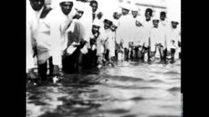Watch Mahatma Gandhi Short Biography 2 October Video
