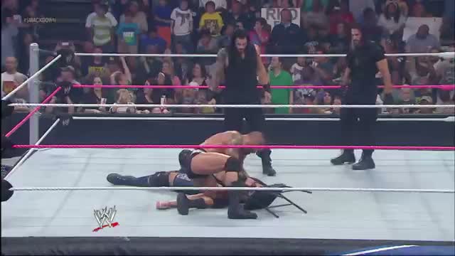 Watch WWE SmackDown: Big Show vs. Randy Orton & The Shield - 4-on1-Handicap-Match - Oct. 4, 2013 Video