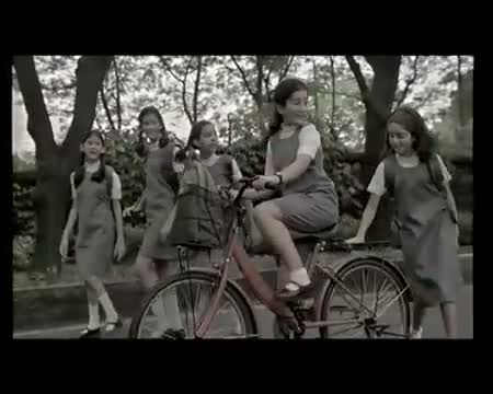 Watch Vodafone Delights - the liitle things you do - 2 Video
