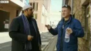 Watch EDL leader Tommy Robinson quits Group Video