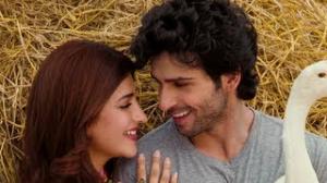 Watch Rang Jo Lagyo - Ramaiya Vastavaiya (Official Video Song) - Girish Kumar & Shruti Haasan - Atif & Shreya Video