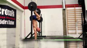 Watch This Guy Does A Handstand And Presses 35kg With His Feet Video