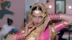 Watch Chiraiya Ko Baaz Liye Jaye - Superhit Classic Bollywood Song - Rekha - Kasam Suhaag Ki (1989) [Old is Gold] Video