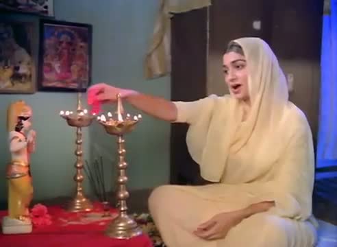 Watch Main Kya Mangoon Mere Kanhai - Classic Hit Devotional Song - Bin Phere Hum Tere - Asha Parekh Video