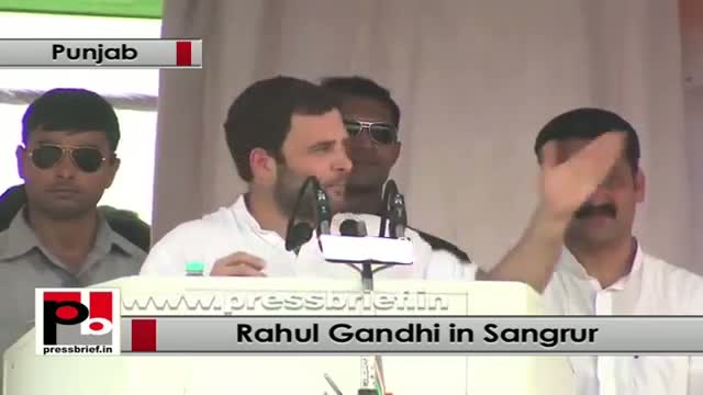 Watch Rahul Gandhi in Punjab thanks Ghulam Nabi Azad for approving a new hospital Video