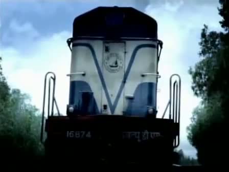 Watch Royal Enfield Bullet Electra - everybody makes way for the bullet Video