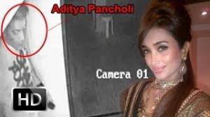 Watch OMG! Aditya Pancholi Spotted At Jiah Khan's Apartment Video