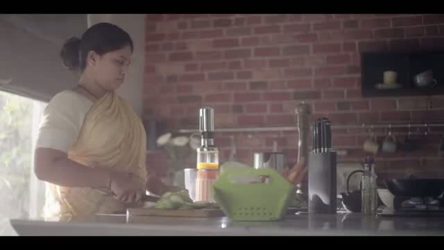 Watch Tata Docomo - Open up to settling differences Video