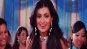 Watch Meri Nindiya Udne - Bollywood Wedding Dance Song - Impatient Vivek (2011) - Vivek Sudarshan, Sayali Bhagat Video