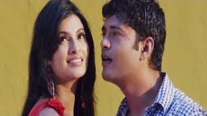 Watch Ek Pari Pagal Si - Bollywood Hit Romantic Song - Impatient Vivek (2011) - Vivek Sudarshan, Sayali Bhagat Video