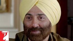 Watch Kya photo frame banega Oberoi, Oberoi & Oberoi - Scene - Yamla Pagla Deewana 2 Video