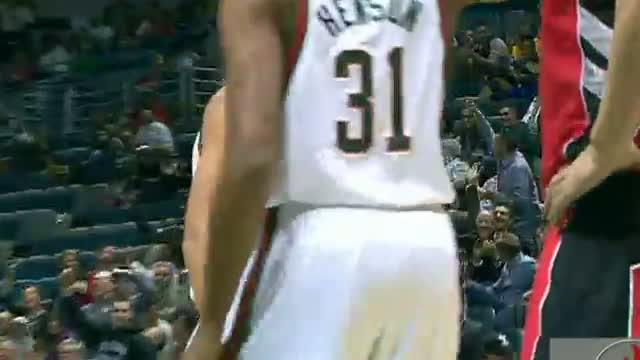 Watch NBA: Zaza Pachulia's Backwards Circus Shot and the Foul Video