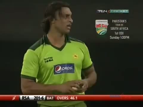 Watch Shoaib Akhtar Classic - Hit the batsman then bowl him out Video