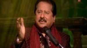Watch Ek Taraf Uska Ghar Ek Taraf Maikada - Best of Pankaj Udhas Video