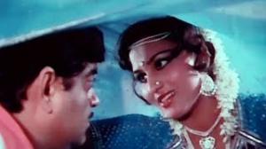 Watch Us Raat Ki Subah Na Hone Du - Superhit Bollywood Mujra Song - Shatrughan Sinha, Reena Roy - Do Ustad (1982) Video