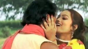Watch Raato Dinva Tadpela (Bhojpuri Video Song) Movie - Butan Video
