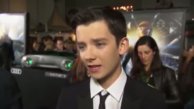 Watch 'Ender's Game' Enjoys Star-studded LA Premiere Video