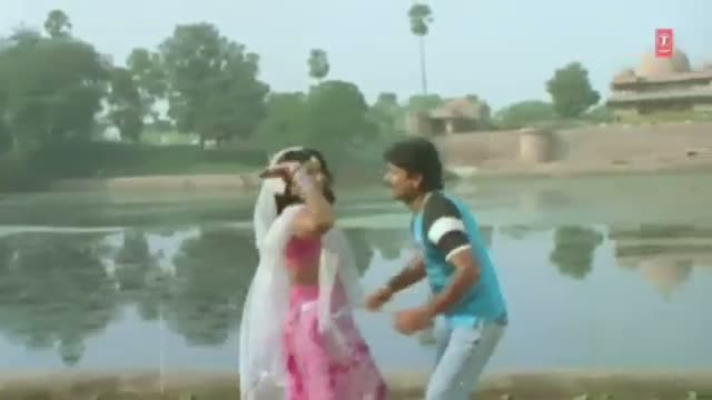 Watch Resham Ke Choliya Lahardar (Bhojpuri Video Song) | B.A. Pass Bahuriya Video